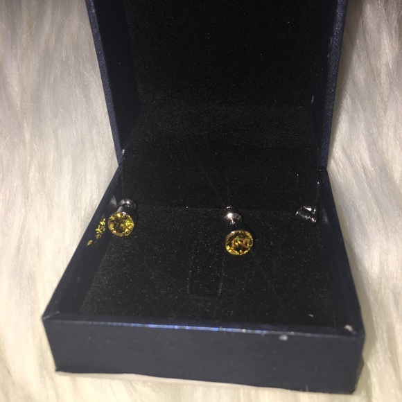 NWT!!! Yellow Stud Earrings - Picture 1 of 5